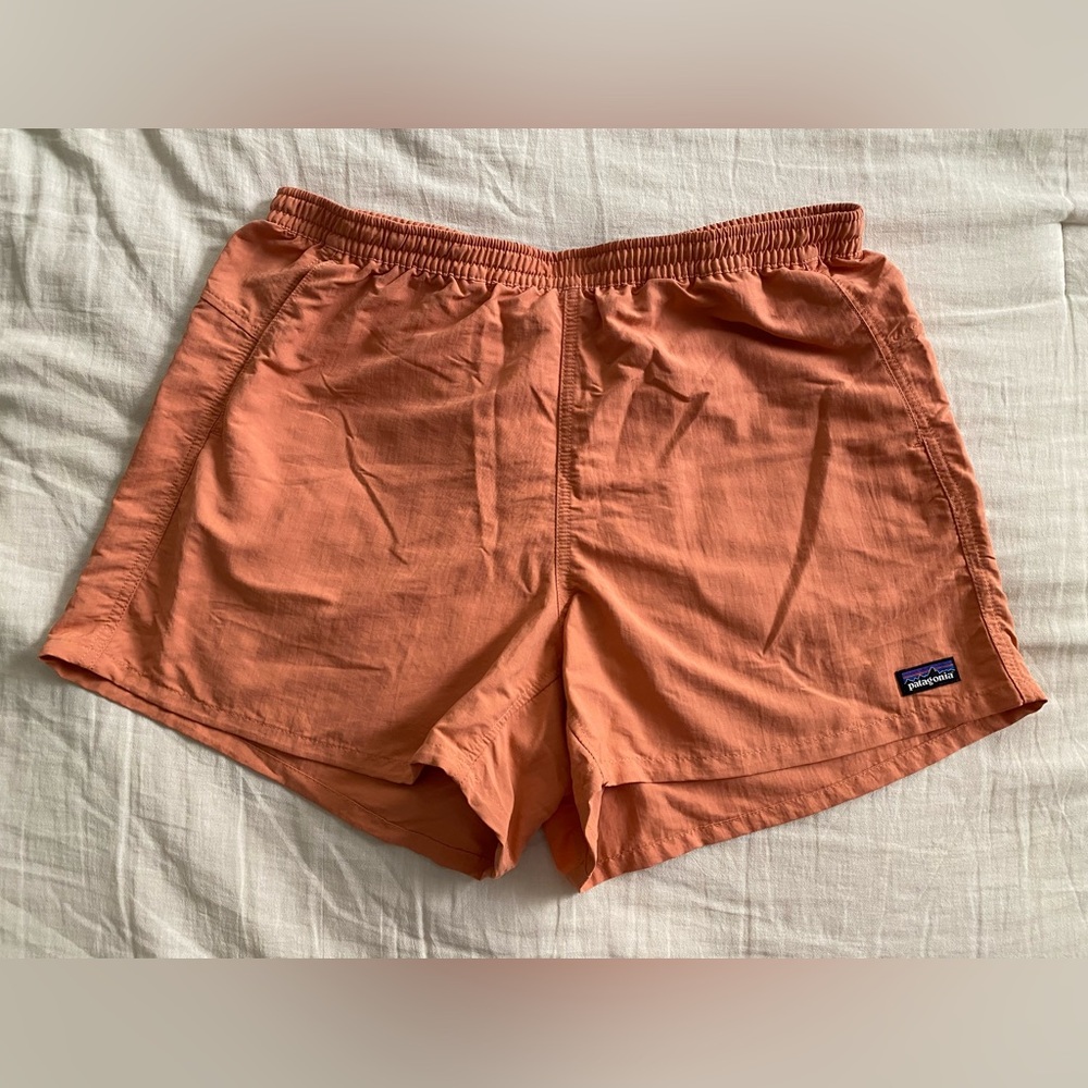 Patagonia Women’s Baggies 5in - Size Large - Coral/Peach